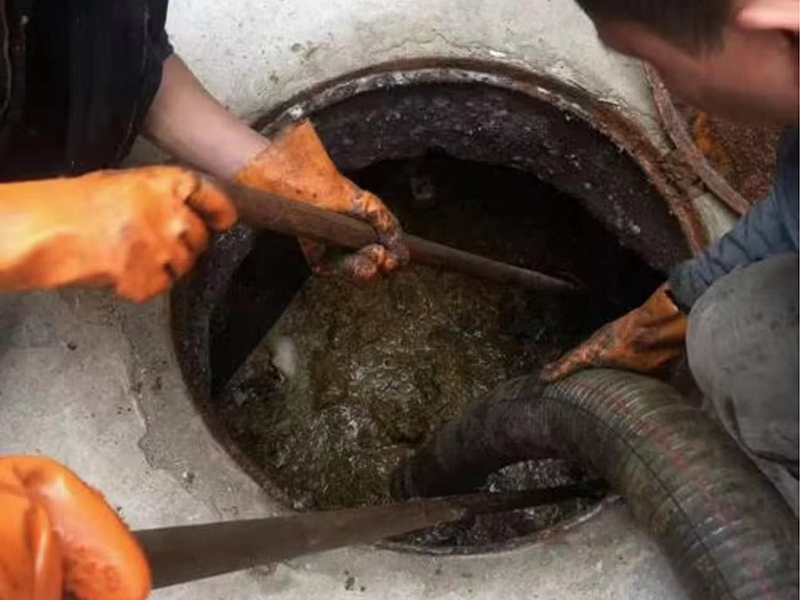 惠济清理化粪池时如何避免沼气的危害?